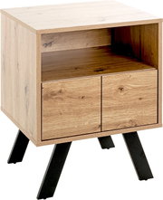 Holz-Nachttisch mit offenem Fach und zwei Schubladen auf schwarzen, schräg gestellten Beinen, schräg von vorne links fotografiert.