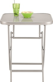 Klapptisch in Frontalansicht mit grünem Glas und Schüssel auf der Tischplatte