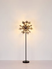 Moderne Stehleuchte mit kugelförmigem Design, frontal abgebildet, auf schwarzem Ständer.
