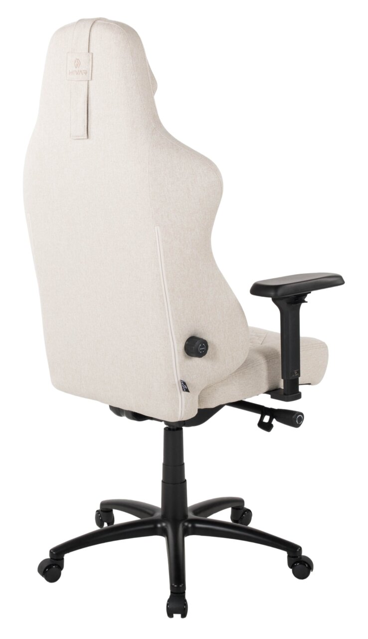 Rückansicht eines beigen Gaming-Stuhls mit verstellbaren Armlehnen und schwarzem Fußkreuz.
