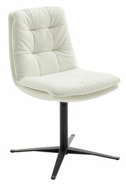 Moderner weißer Stuhl mit gepolsterter Sitzfläche und Rückenlehne, auf schwarzem Metallfuß, seitliche Perspektive