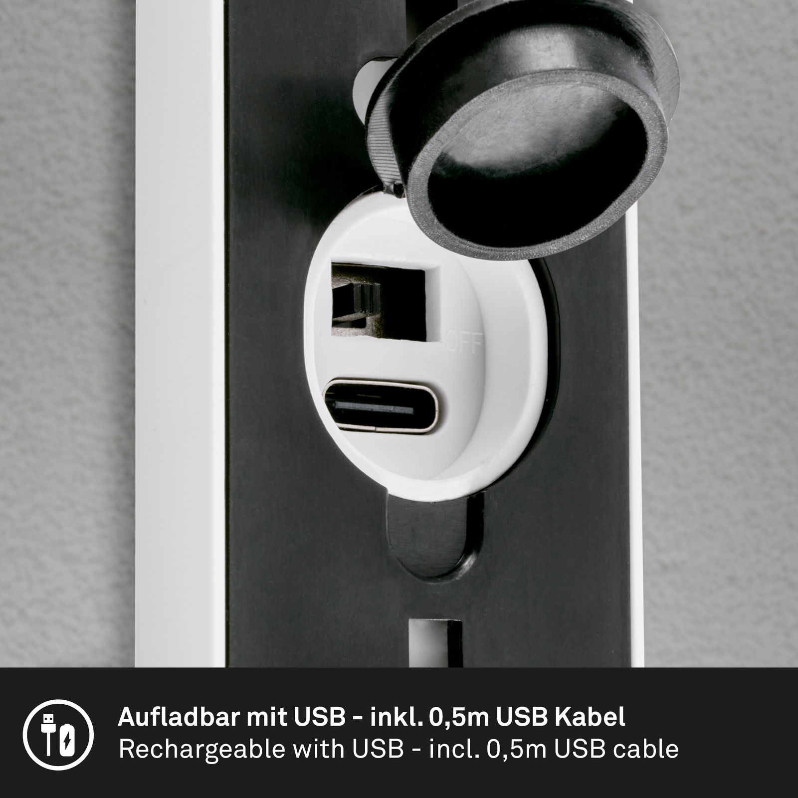 Nahaufnahme einer Akku-Außenwandleuchte mit USB-Anschluss, seitliche Perspektive
