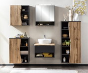 Modernes Waschtisch-Set mit Holz- und Schwarzelementen, bestehend aus einem Waschbecken, Spiegel und mehreren Schränken, frontal abgebildet.