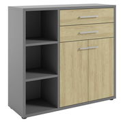Moderner Aktenschrank mit grauem Korpus und Holztüren, zwei Schubladen und offenen Regalfächern, seitliche Perspektive