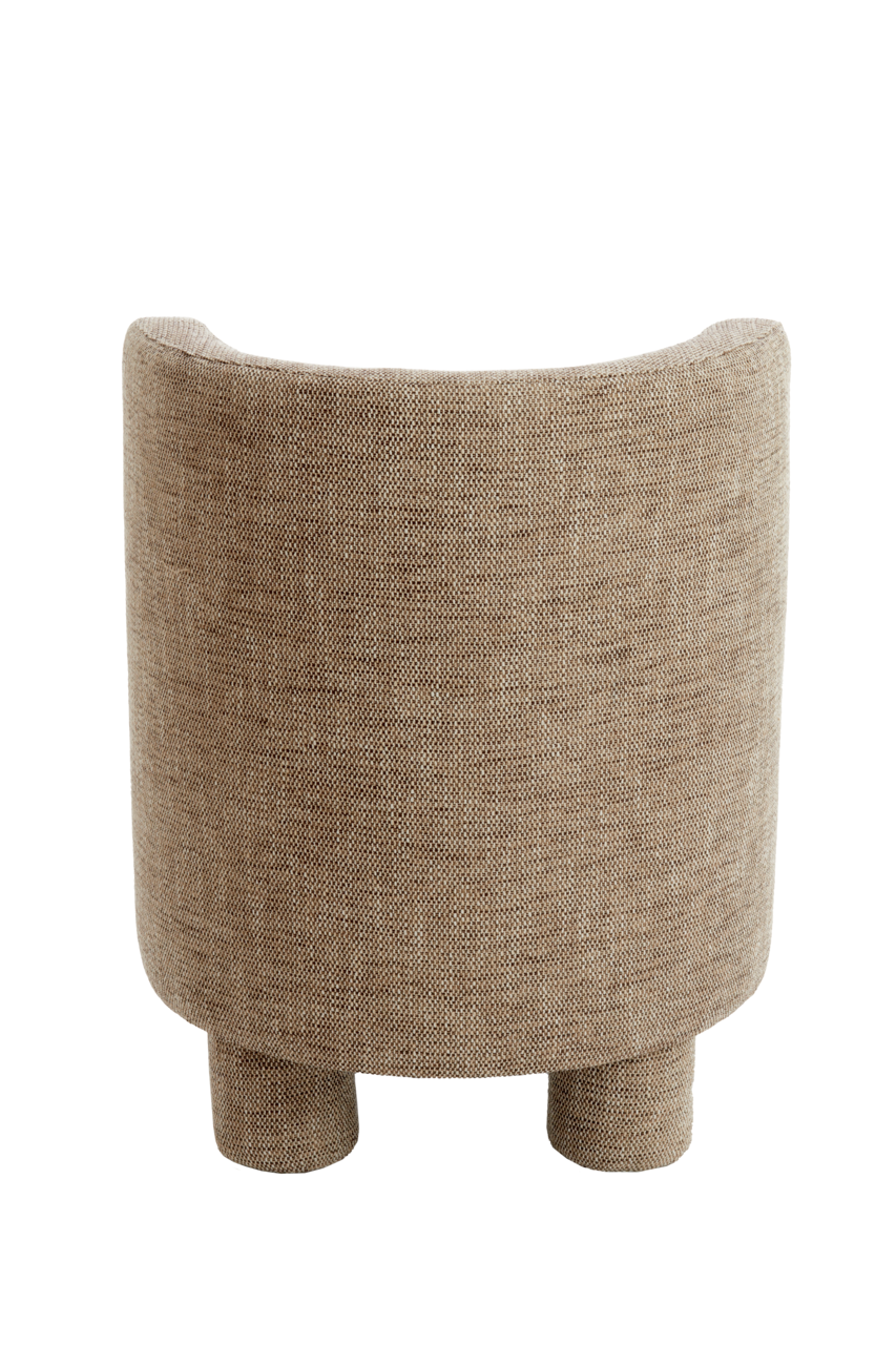 Rückansicht eines modernen Sessels mit beigem Stoffbezug und runden Beinen.