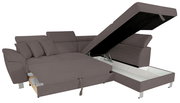 Ecksofa in Grau mit Stauraum, von schräg vorne betrachtet, mit hochgeklapptem Sitzteil.