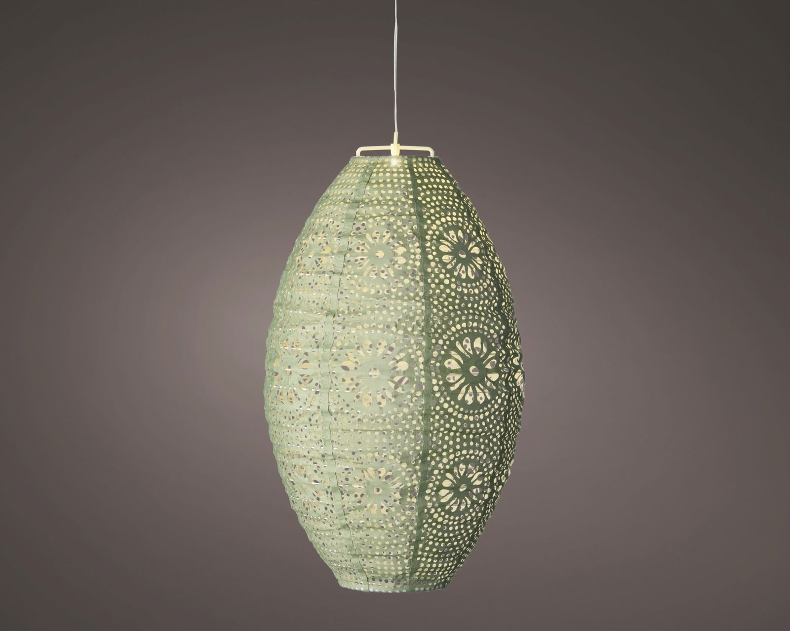 Hängende ovale Solar Laterne mit filigranem Muster, seitliche Perspektive