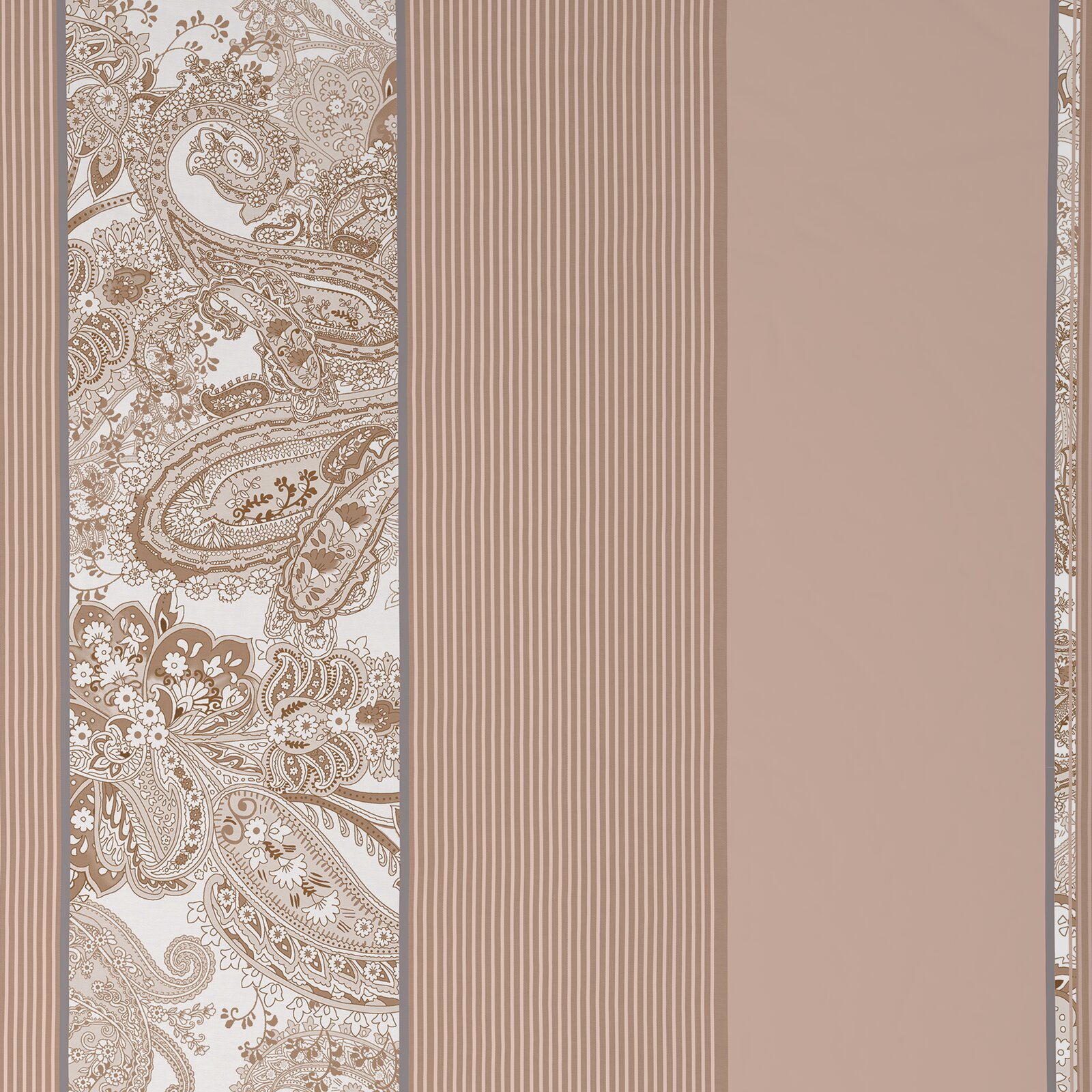 Dekoratives Tapeten- oder Stoffmuster in Beige und Weiß mit Paisley-Ornamenten links, schmalen vertikalen Streifen in der Mitte und einfarbiger Fläche rechts, Frontalansicht