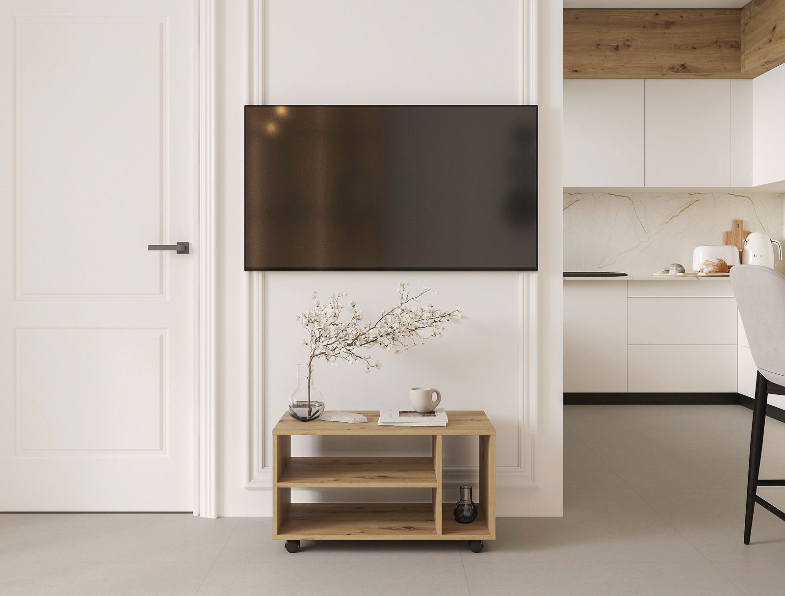 Moderner TV-Rollwagen aus Holz mit zwei Ablagefächern, dekoriert mit einer Vase und einer Tasse, in einem stilvollen Wohnzimmer. Frontalansicht.