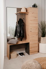 Garderoben-Set aus Holz mit Spiegel, Sitzbank und Stauraum, seitliche Perspektive