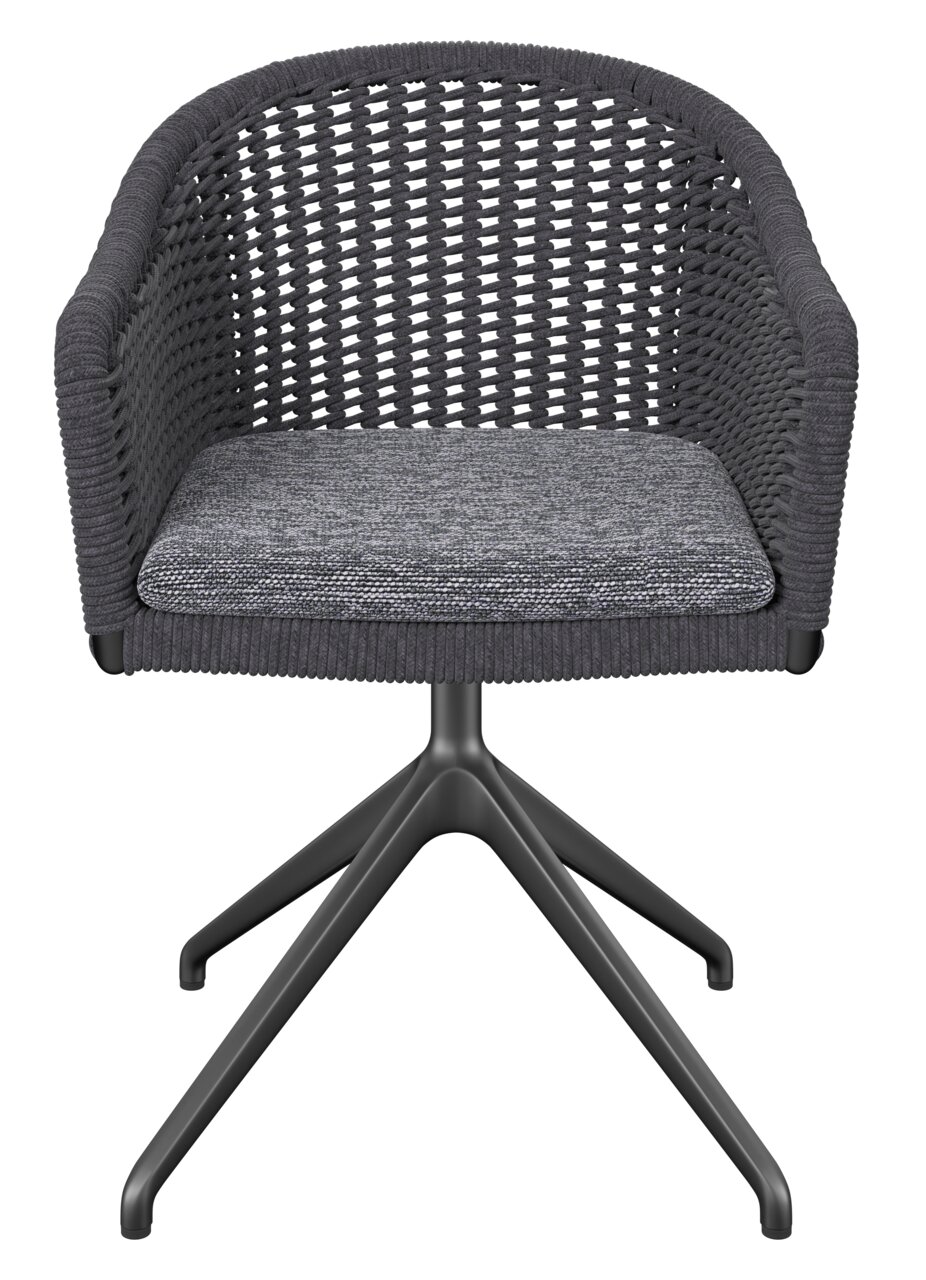 Moderner Armlehnstuhl mit geflochtener Rückenlehne und gepolstertem Sitz, frontal betrachtet