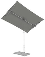 Moderner grauer Sonnenschirm mit rechteckigem Schirm und stabilem Standfuß, seitliche Perspektive