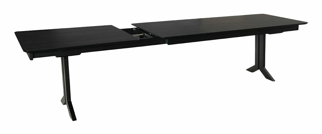 Moderner, ausziehbarer Esstisch in dunklem Holz, seitliche Perspektive