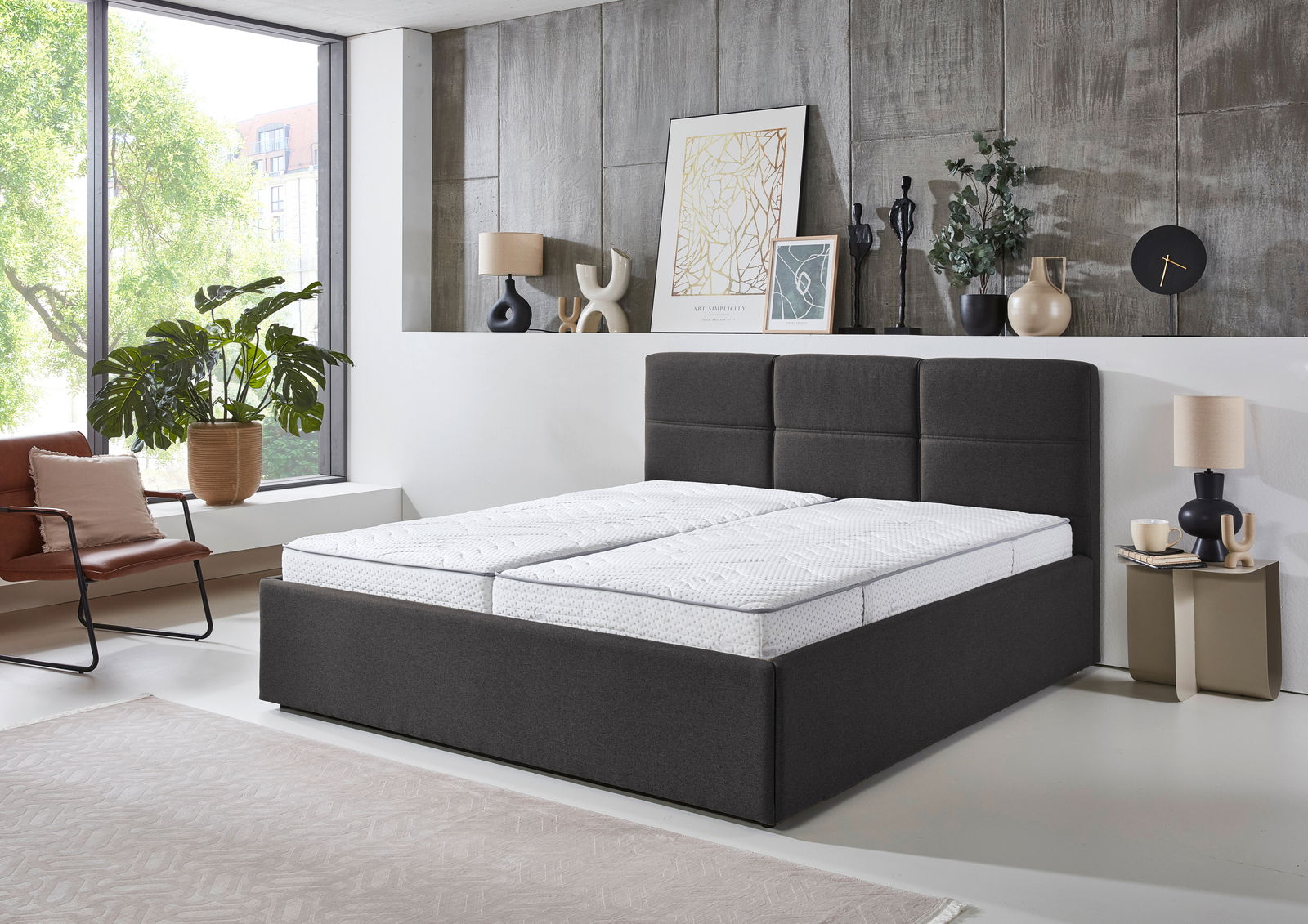 Z2 Polsterbett PB100 DURANGO Modernes Polsterbett 180x200 in einem stilvollen Schlafzimmer, seitliche Perspektive