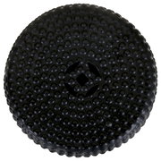 Schwarzes, rundes Balancekissen mit Noppenstruktur und Ventilöffnung in der Mitte, Draufsicht von oben auf weißem Hintergrund