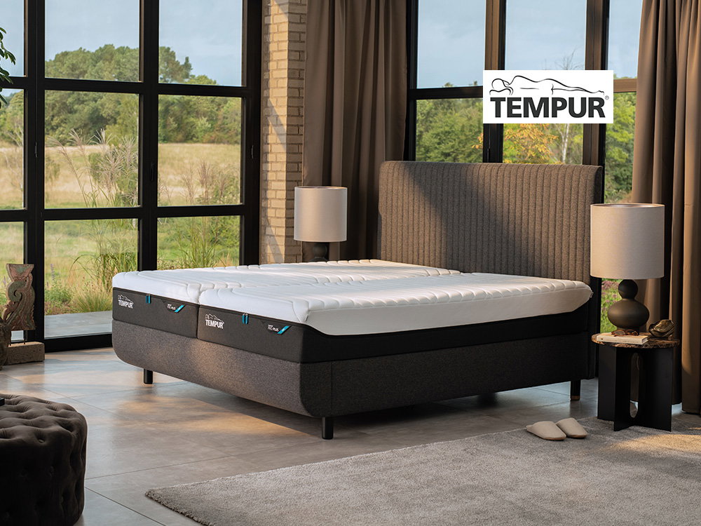 Modernes Schlafzimmer mit TEMPUR-Bett.