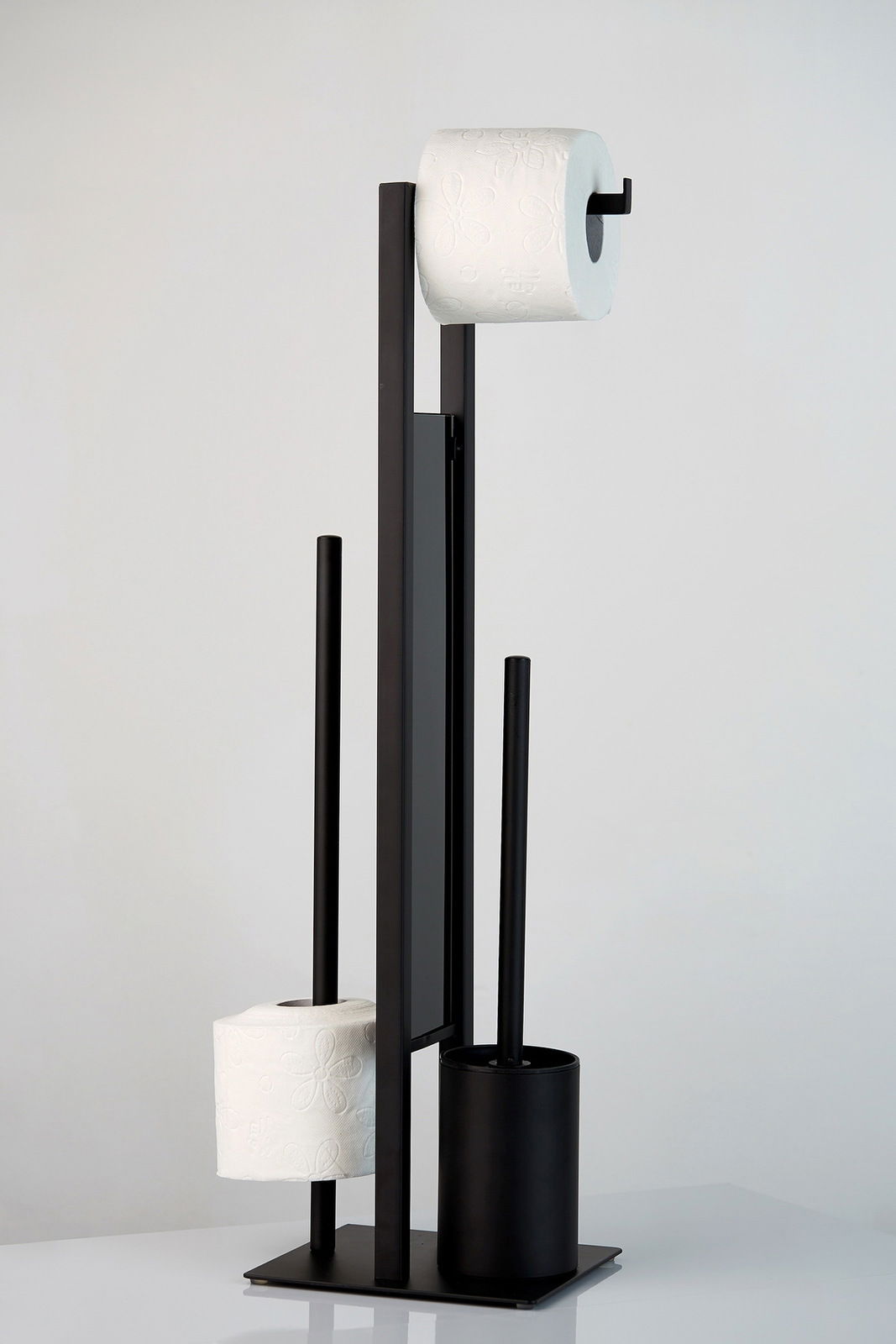 Schwarze Stand WC-Garnitur Rivalta mit Toilettenpapierhalter und Bürstenhalter, seitliche Perspektive