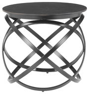 Moderner Beistelltisch mit schwarzer, runder Tischplatte und kunstvoll verschlungenem Metallgestell, Frontalansicht.