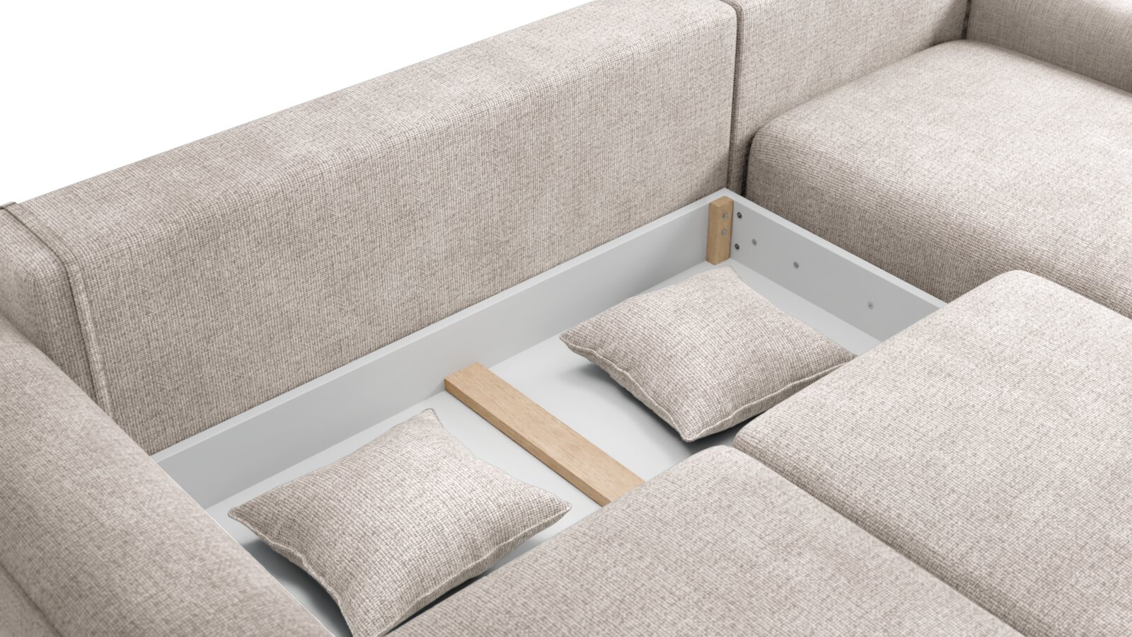 Innenansicht einer beigen Rundecke mit Stauraum, zwei Kissen und Holzleiste, von oben betrachtet.
