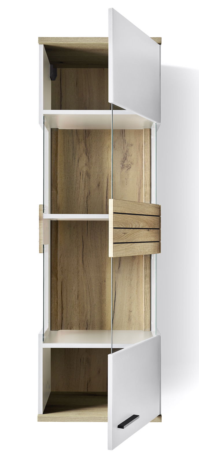 Hängevitrine aus Holz mit zwei offenen Türen, seitliche Perspektive