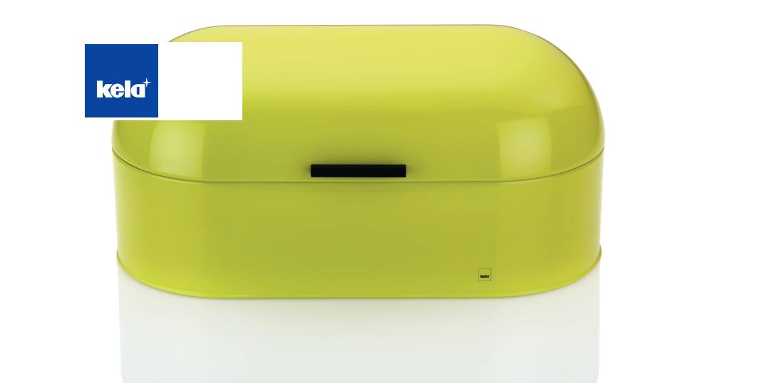 Limoengroene broodtrommel met afgeronde bovenkant en een zwart handvat. Kela-logo in de hoek.