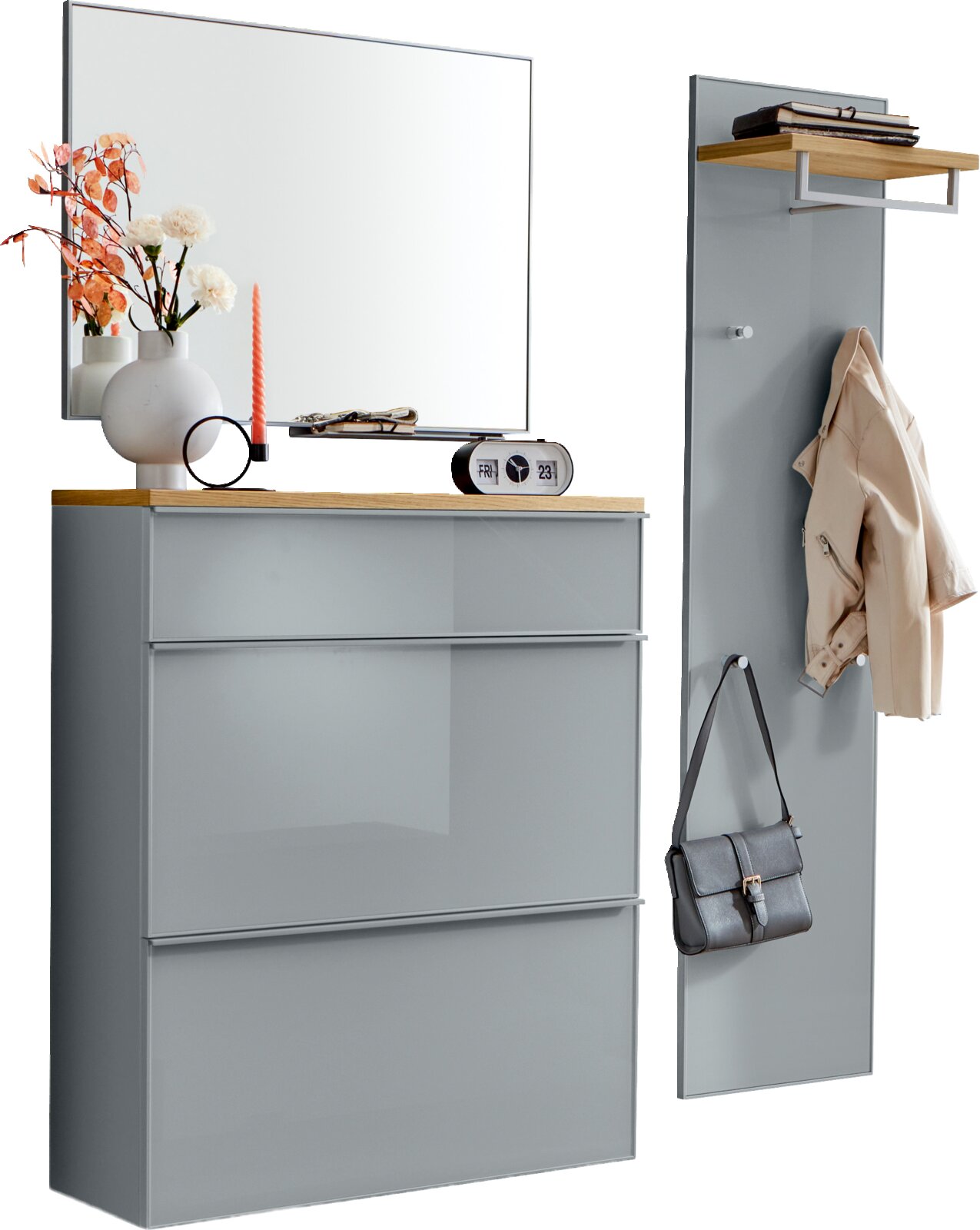 Modernes Flurmöbel-Set in Grau mit Holzablage, bestehend aus Schuhschrank mit großem Spiegel und separater Garderobenpaneele mit Hutablage und Haken; Ansicht schräg von vorn