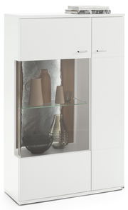 Weißes Highboard mit Glaseinsatz, dekorativen Vasen und Büchern, frontal betrachtet.