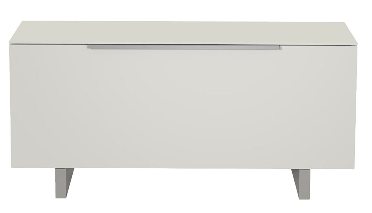 Modernes weißes TV-Lowboard mit klaren Linien und Metallbeinen, Frontalansicht