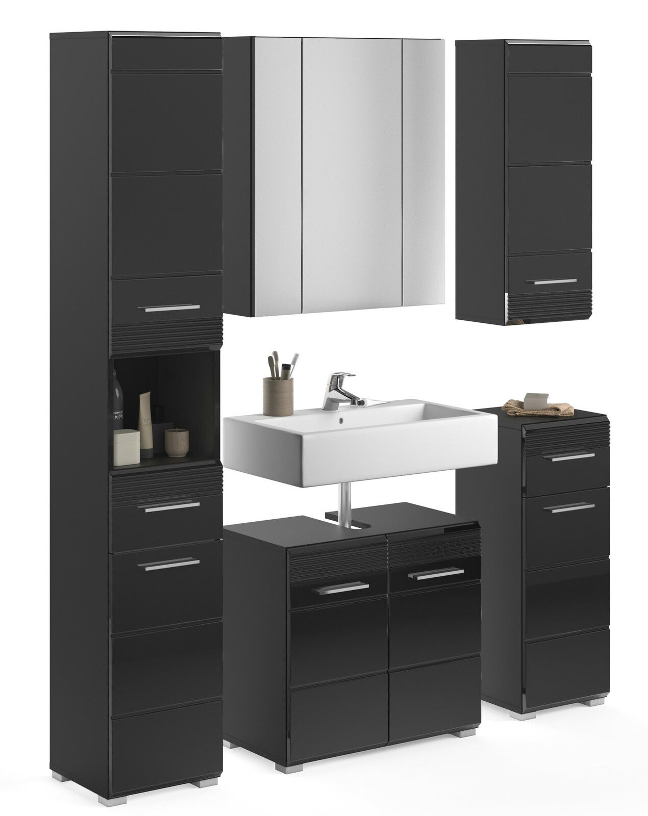 Moderne Badkombination in schwarzem Design mit Spiegel, Waschbecken und mehreren Schränken, frontal betrachtet.