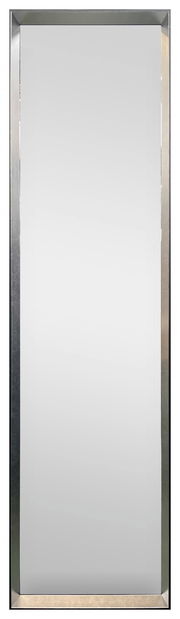 Moderner Wandspiegel mit silbernem Rahmen, Frontalansicht