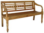 Holzgartenbank mit dekorativer Rückenlehne, seitliche Perspektive