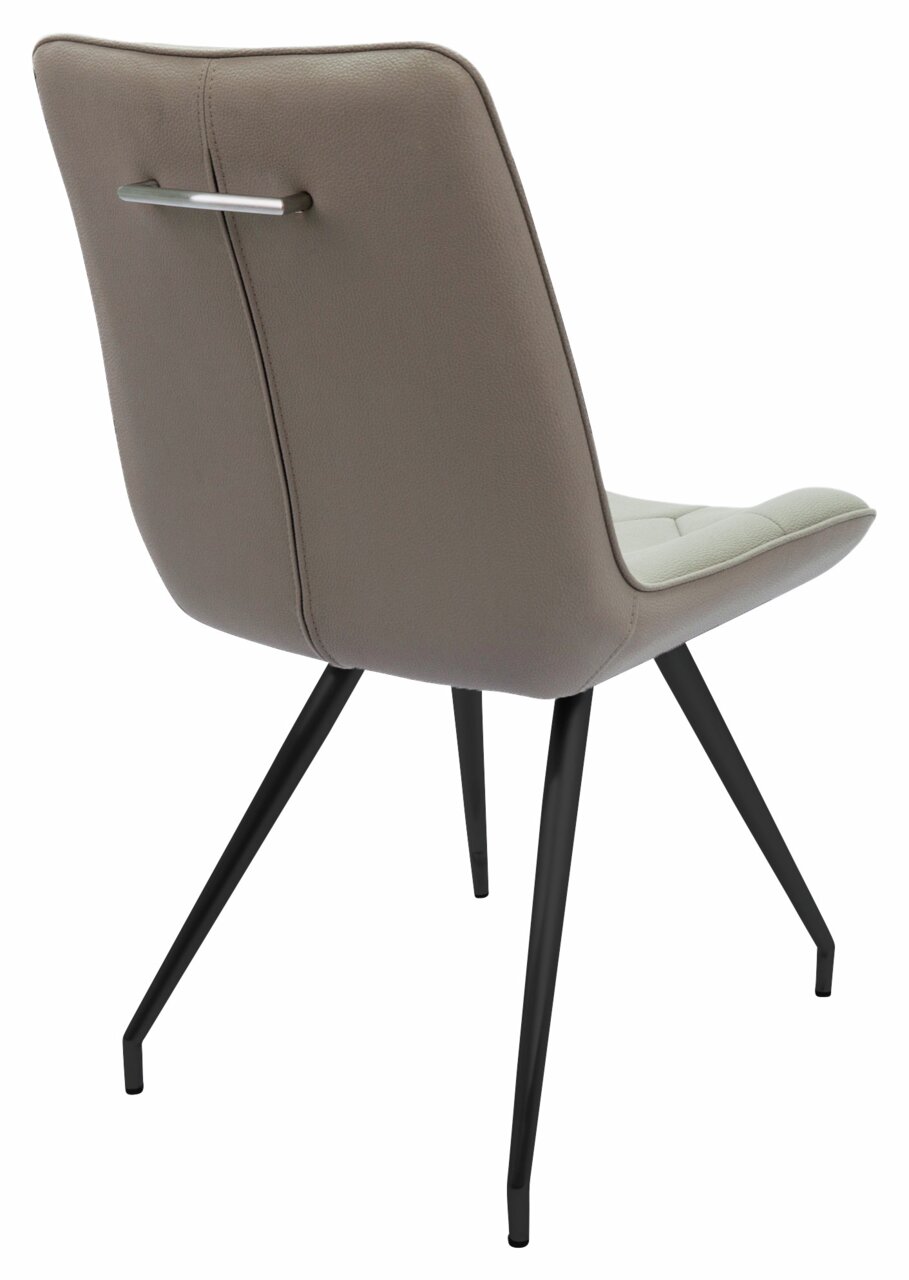 Achterkant van een moderne stoel met een zwart metalen frame en grijze bekleding, met een handgreep aan de rugleuning.