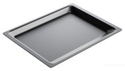 Backofenplatte in schräger Perspektive, 459 x 370 x 30 mm, aus Metall, mit erhöhtem Rand
