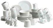 Vielseitiges 62-teiliges Kombiservice in Weiß, bestehend aus Tassen, Tellern, Schalen und Eierbechern, aus der Vorderansicht.