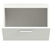 Weiße Schublade eines Garderobenschranks, frontal betrachtet, mit einem silbernen Griff.