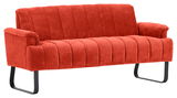 Rote 2,5er-Sitzbank mit gestepptem Stoffbezug und schwarzen Metallbeinen, seitliche Perspektive