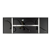 Rückansicht eines rechteckigen schwarzen LED-Panels mit Metall-Montageschienen, Anschlusskabeln und Klemmenblock, freigestellt auf weißem Hintergrund