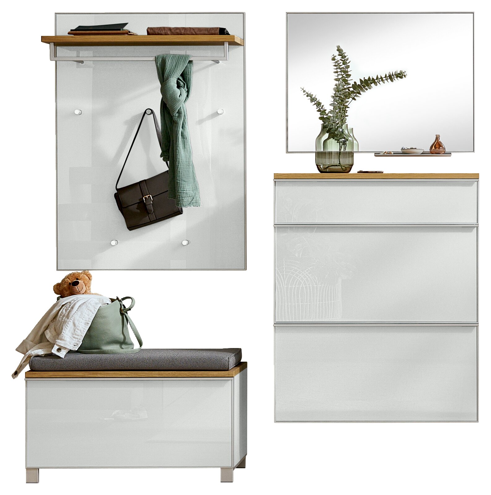 Modernes Garderoben-Set im Flur: weiße Hochglanzmöbel mit Holzablagen, Wandpaneel mit Haken, Sitzbank mit grauem Polster, Schuhschrank und Spiegel, frontal aus leicht erhöhter Perspektive.