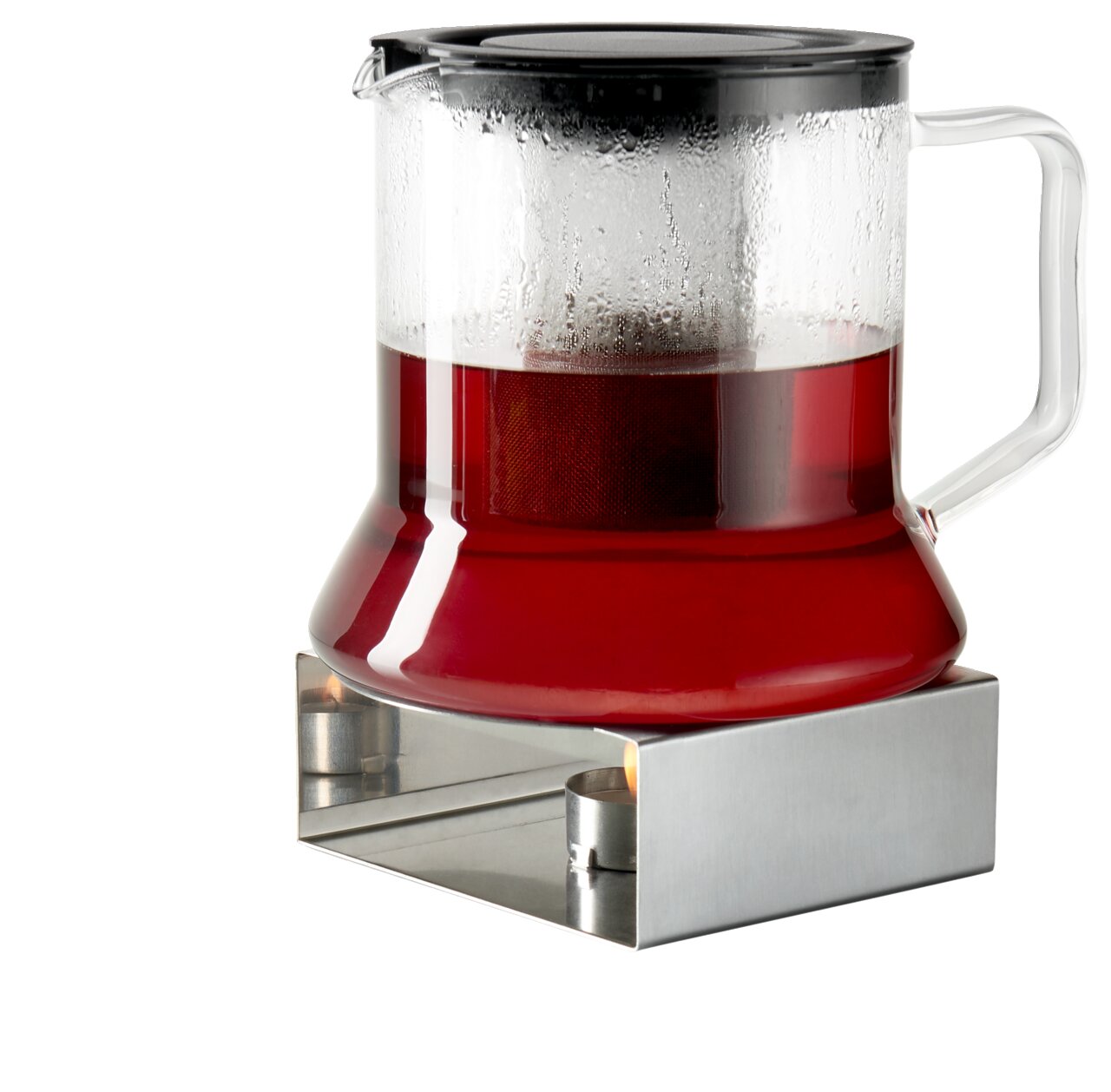 Novel Teekanne inkl. Stövchen Teekanne Look 1,8 Liter mit Stövchen, seitliche Perspektive, gefüllt mit rotem Tee, auf einem Edelstahl-Stövchen mit Teelicht.