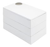 Weiße Spindle Schmuckbox aus der Perspektive von oben und seitlich, mit einem runden Griff auf dem Deckel.