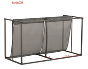 Seitliche Ansicht eines Metallrahmens für ein 2-sitziges Lounge-Sofa, mit grauem Netzgewebe und Maßangaben in Zentimetern.