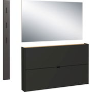 Garderobe Set 6 in moderner Perspektive mit großem rechteckigem Spiegel, schwarzem Schuhschrank und schmaler Wandgarderobe mit Haken.