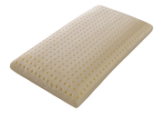 Rechteckiges Schlafkissen mit perforierter Oberfläche, seitliche Perspektive