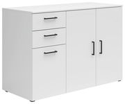 Weiße Kommode mit drei Schubladen und zwei Türen, seitliche Perspektive