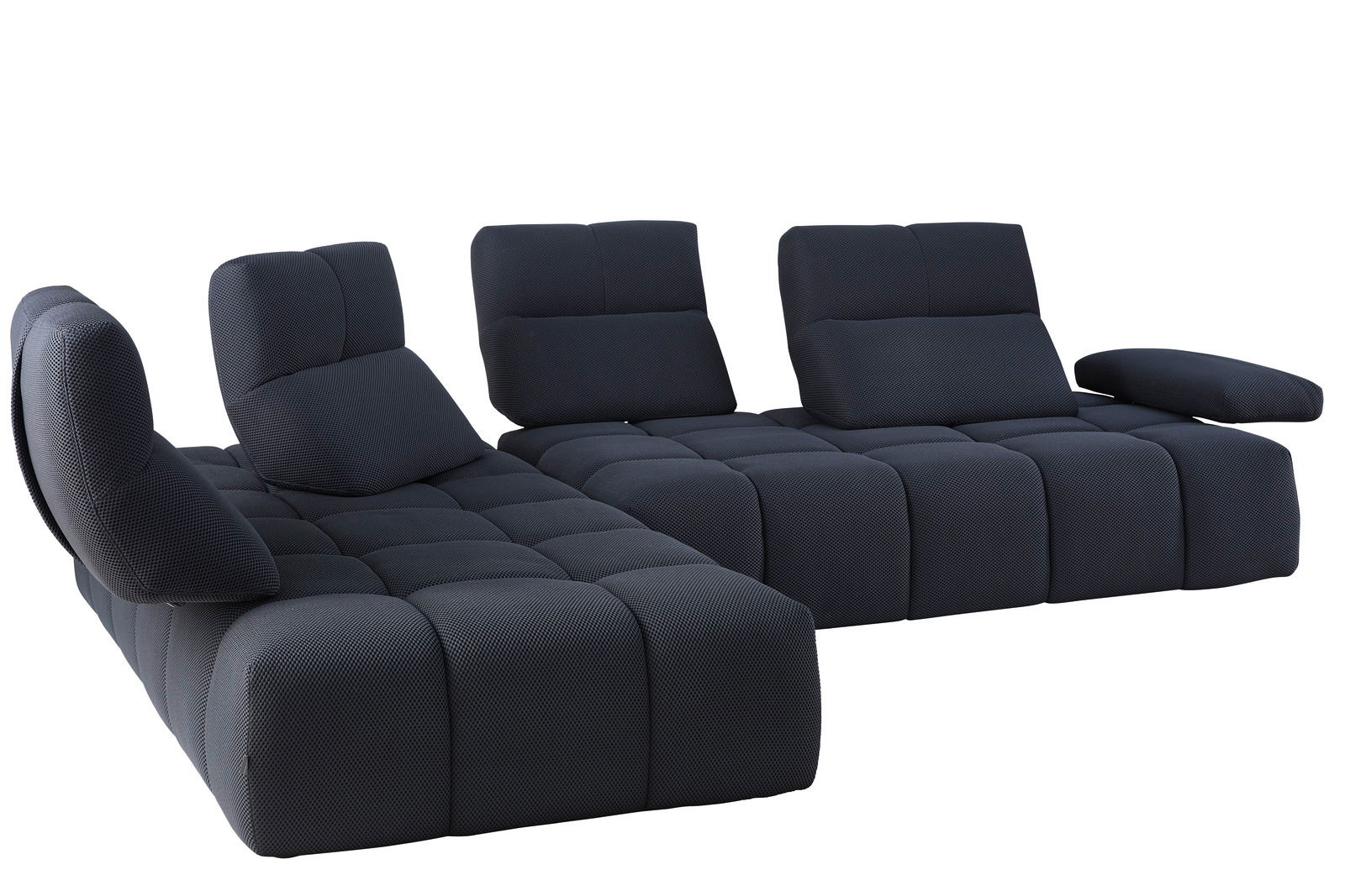 Moderne Eckgarnitur in dunklem Stoff, perspektivisch von vorne links fotografiert.