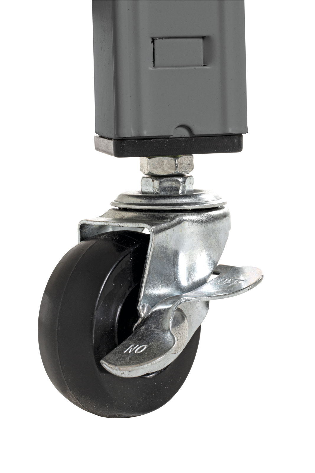 Nahaufnahme eines drehbaren Rads mit Bremse an einem Servierwagen, seitliche Perspektive