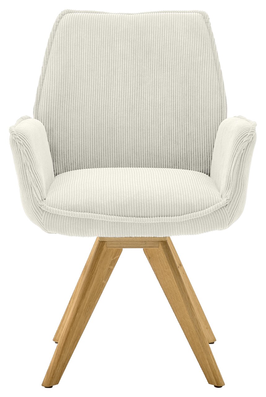 Vooraanzicht van een fauteuil met een lichte stoffen bekleding en houten poten