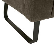 Nahaufnahme der Unterseite einer 2,5er-Sitzbank mit Metallbeinen, seitliche Perspektive