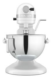 Weiße Küchenmaschine mit Edelstahl-Rührschüssel, Frontalansicht