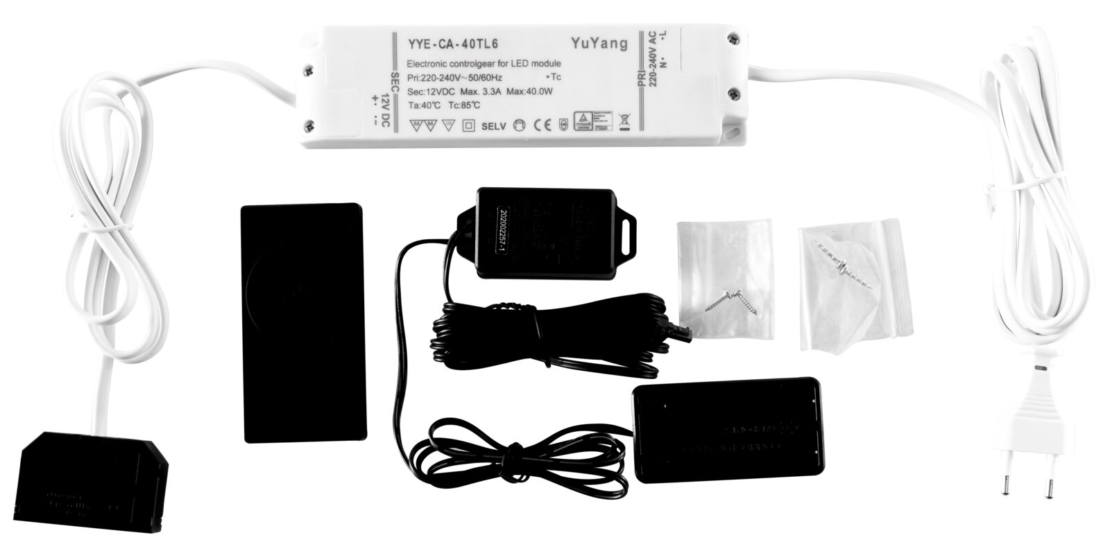 LED-voeding/transformatorset met dimmerschakelaar, EU-stekker, aansluitkabels, besturingsunit en schroeven, bovenaanzicht op witte achtergrond
